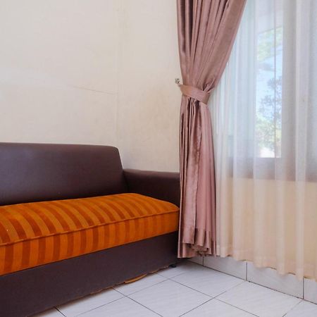 Reddoorz Syariah Near Alun Alun Wonosari Hotel Exterior photo