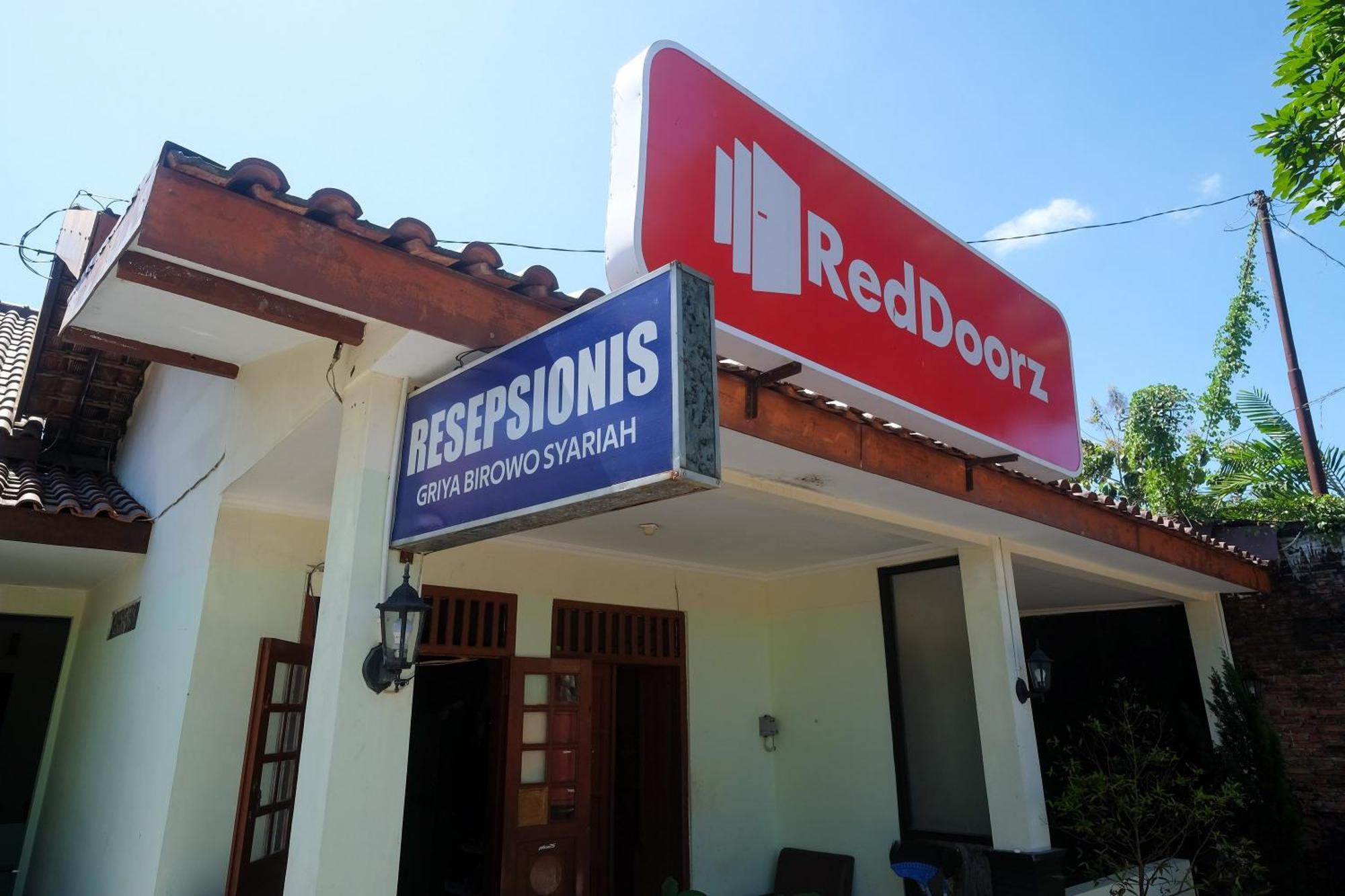 Reddoorz Syariah Near Alun Alun Wonosari Hotel Exterior photo