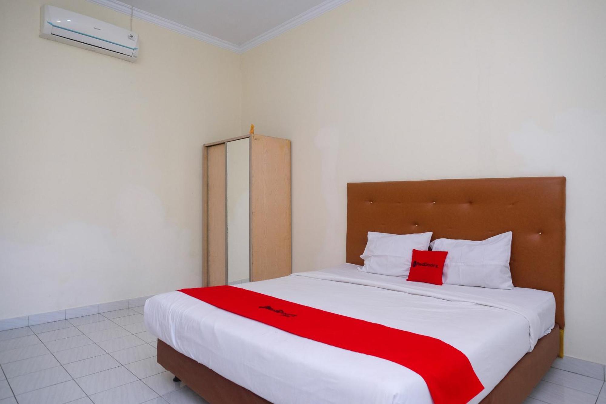 Reddoorz Syariah Near Alun Alun Wonosari Hotel Exterior photo