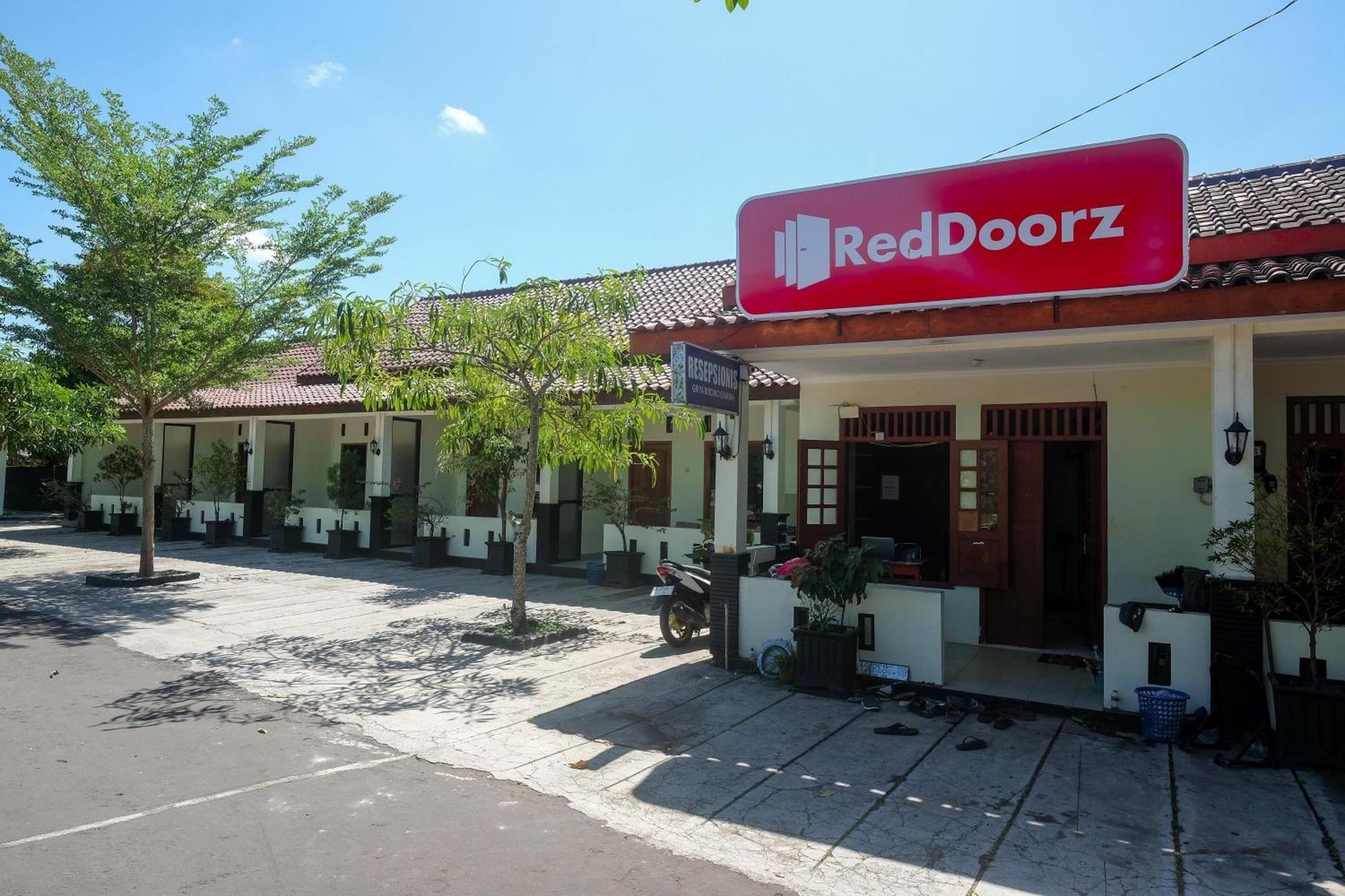 Reddoorz Syariah Near Alun Alun Wonosari Hotel Exterior photo