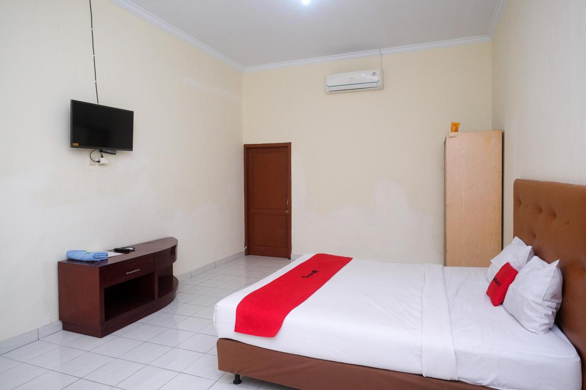 Reddoorz Syariah Near Alun Alun Wonosari Hotel Exterior photo