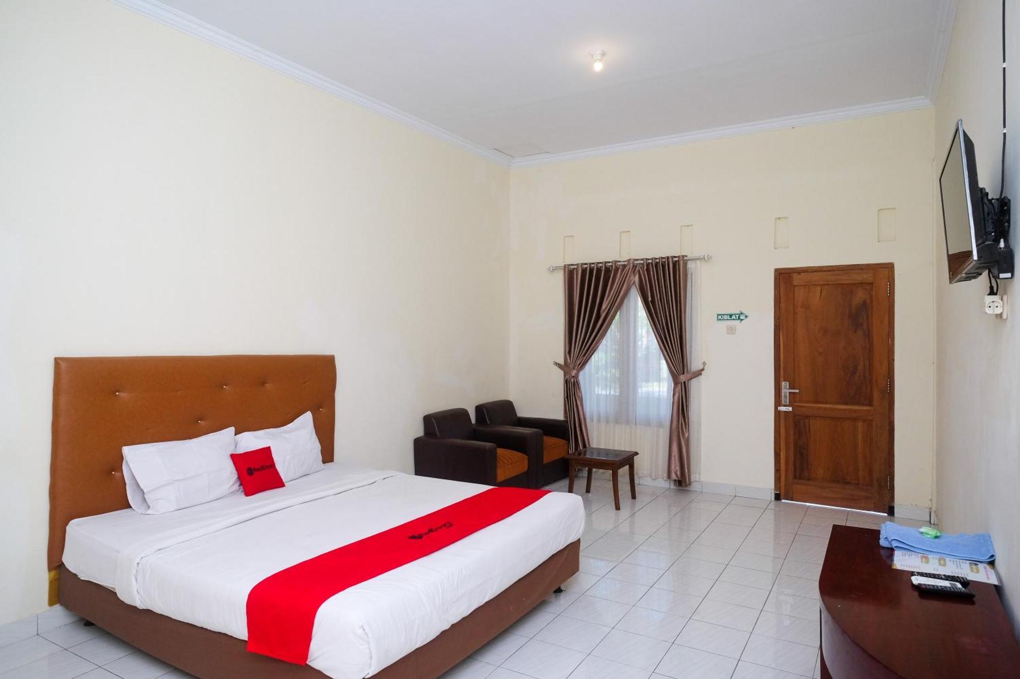Reddoorz Syariah Near Alun Alun Wonosari Hotel Exterior photo