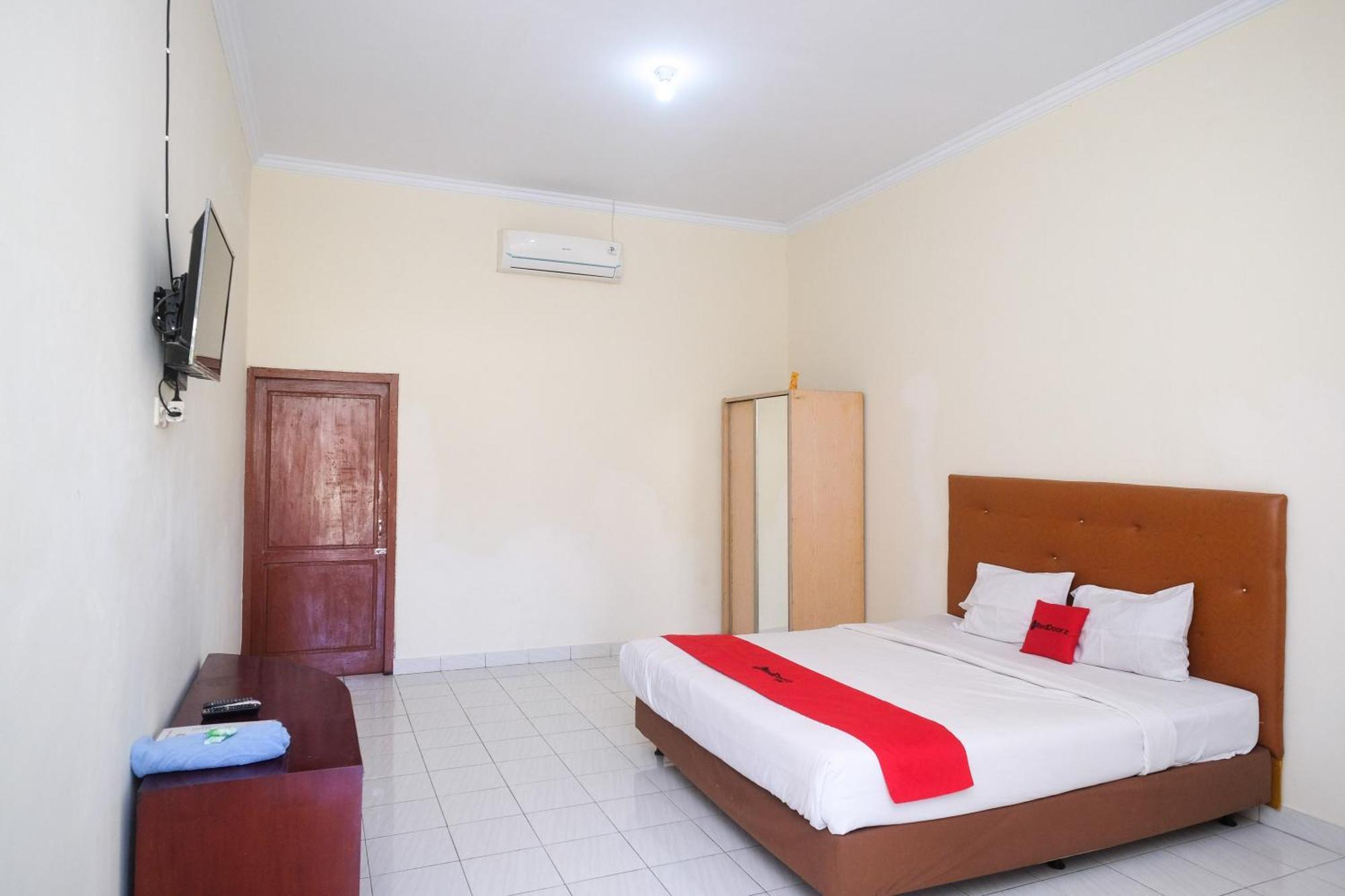 Reddoorz Syariah Near Alun Alun Wonosari Hotel Exterior photo
