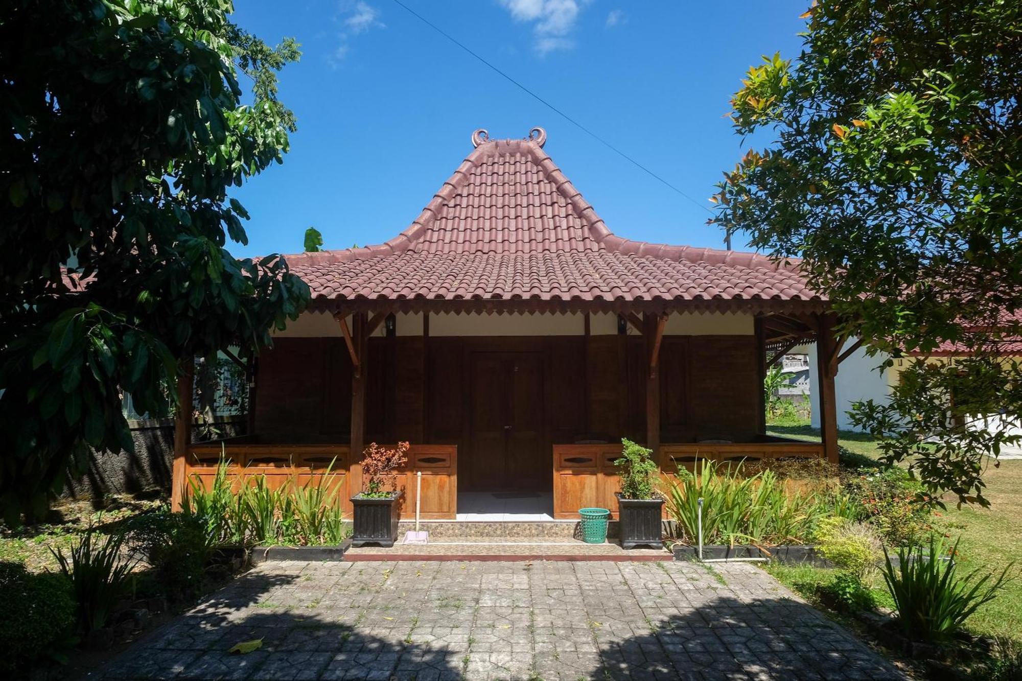 Reddoorz Syariah Near Alun Alun Wonosari Hotel Exterior photo