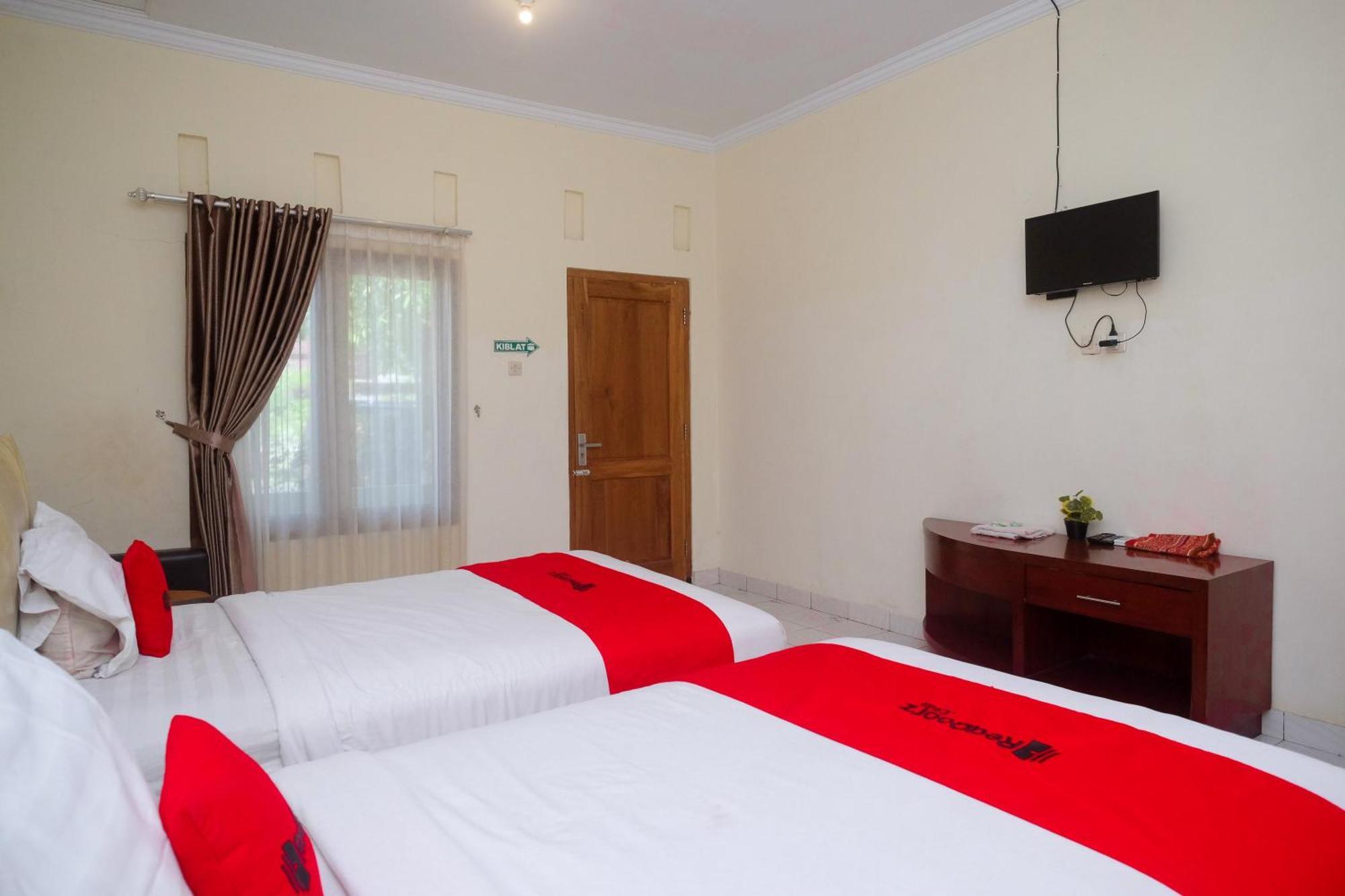 Reddoorz Syariah Near Alun Alun Wonosari Hotel Exterior photo