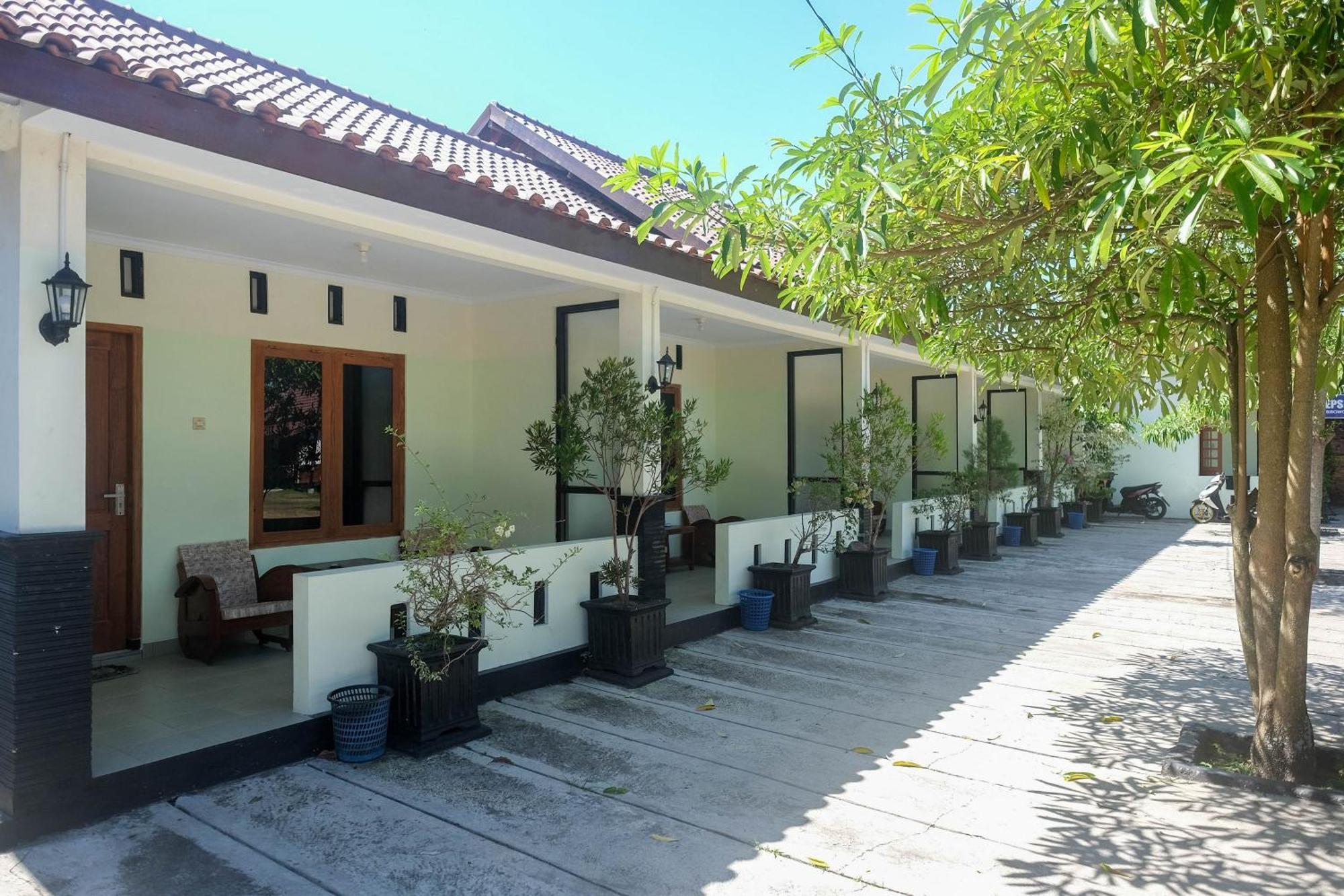 Reddoorz Syariah Near Alun Alun Wonosari Hotel Exterior photo